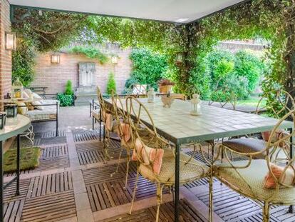 Terraza de una exclusiva vivienda a la venta en Madrid. 