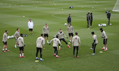 Los jugadores del Real Madrid durante un entrenamiento en la Ciudad Deportiva de Valdebebas.