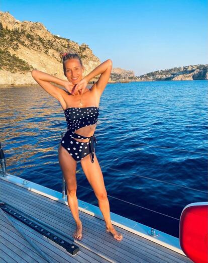 Vanesa Lorenzo, más volcada en mostrar su huerto ecológico y los beneficios de éste que en subir imágenes desde barcos, compartió unas instantáneas donde enseñaba sus marcas de bikinis favoritas.