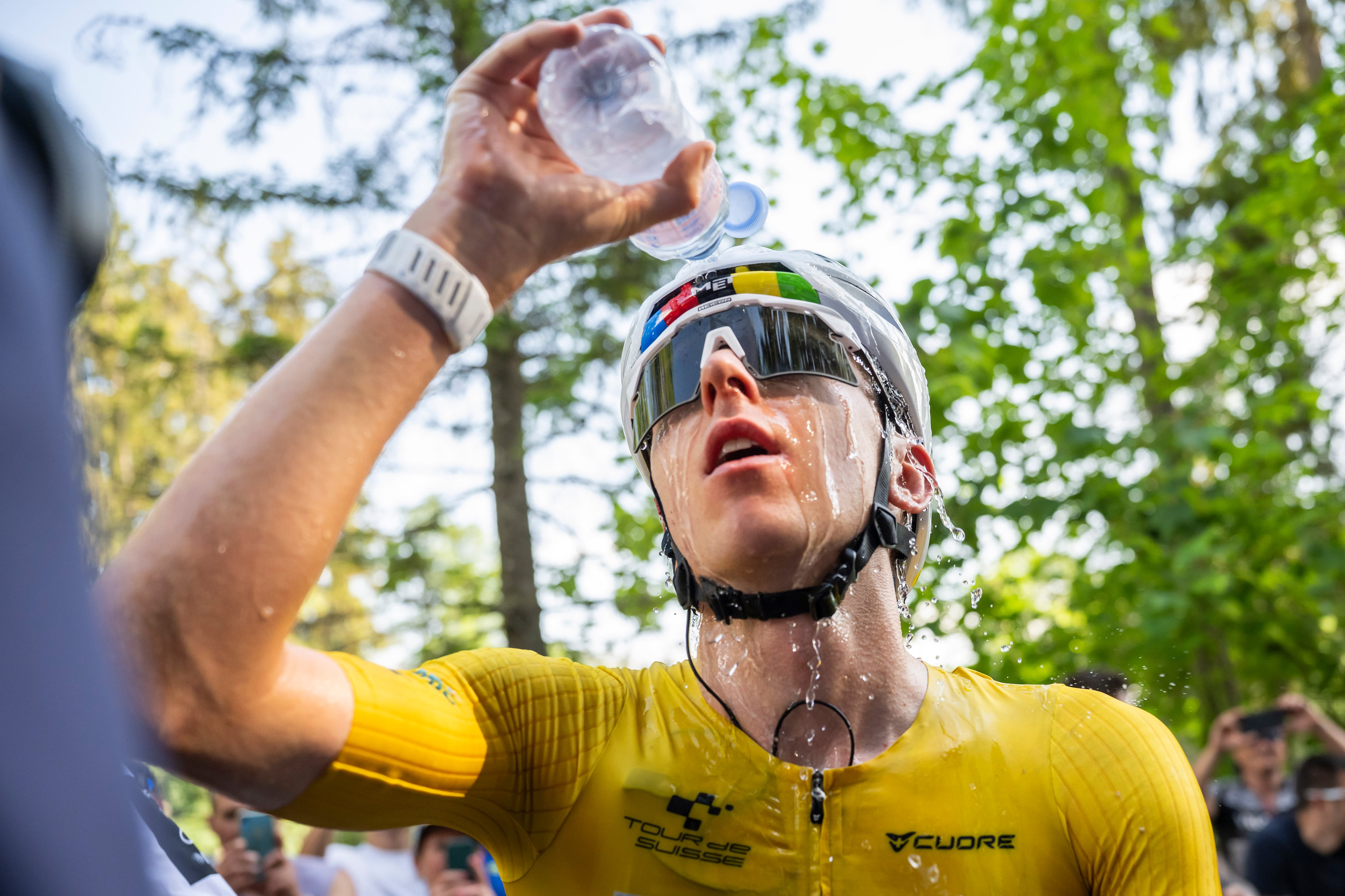 Arriba y abajo ante el Tour de Francia: el "monstruo" Pogacar y sus secuaces, a tope; Landa, herido y triste