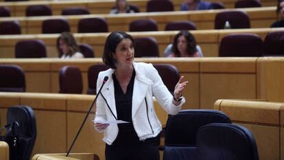 La ministra de Industria, Comercio y Turismo, Reyes Maroto, durante la sesión del control al Gobierno en el Senado, este martes