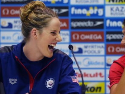 Missy Franklin y Ryan Lochte, en rueda de prensa