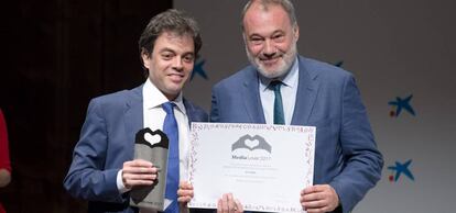 El subdirector de EL PAÍS Bernardo Marín al recoger el galardón.