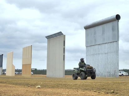 Prototipos del muro, junto a la frontera de San Diego y Tijuana.