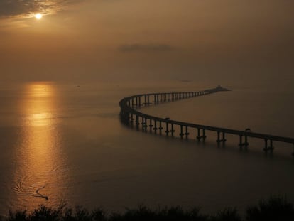 Vista da ponte que une Hong Kong-Zhuhai-Macau.