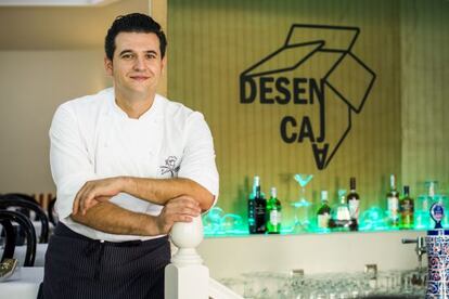 El cocinero Iv&aacute;n S&aacute;ez, en el nuevo restaurante Desencaja, en Madrid.