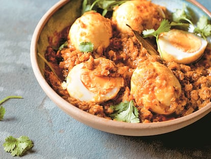 Anda curry (huevos al curry) de la chef Asma Khan