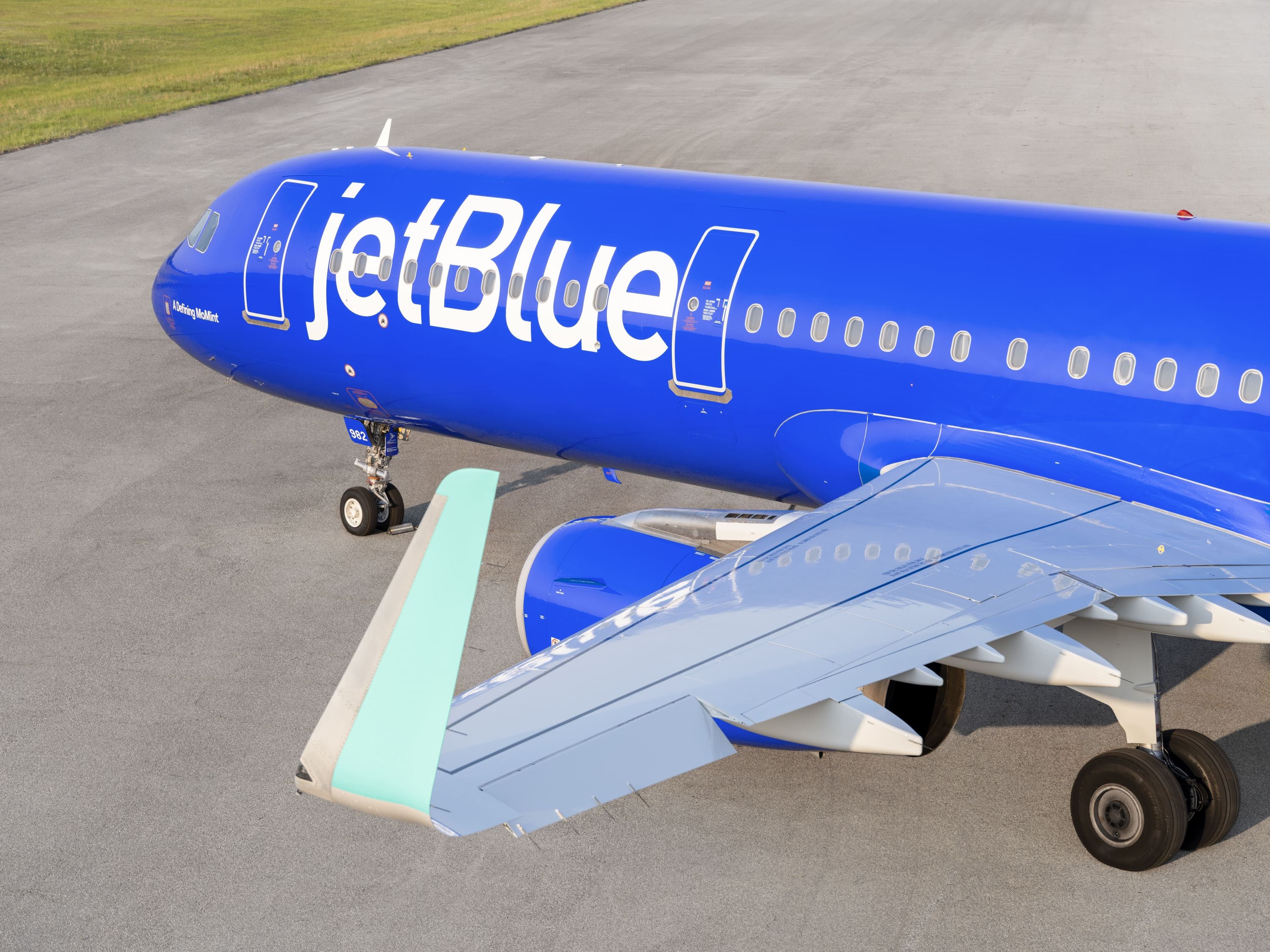 La aerolínea estadounidense JetBlue se estrena en Barajas con un vuelo directo entre Madrid y Boston