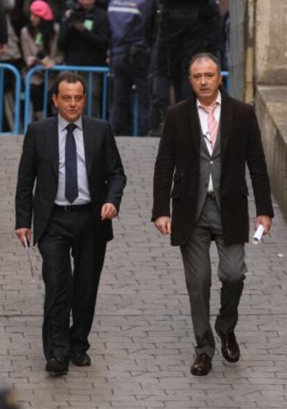 El fiscal Horrach, a la izquierda de la imagen, llegando el sábado a los juzgados de Palma.
