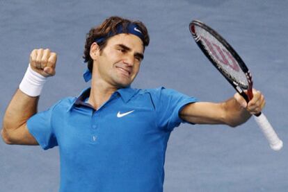 Roger Federer celebra su triunfo en el Masters 1.000 de París-Bercy.