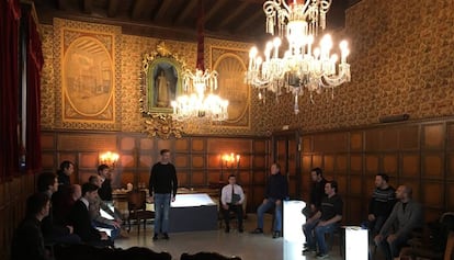 Una imagen de los ensayos de 'La Conferencia de Wannsee', en la Casa de la Seda de Barcelona.