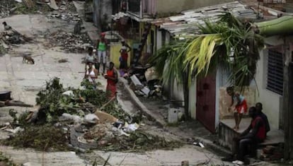 Escombros y arbolado que el huracán Sandy provocó en Santiago de Cuba en 2012.