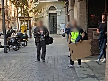 Ex-Valladolid player Borja Fernández (r) during his arrest.