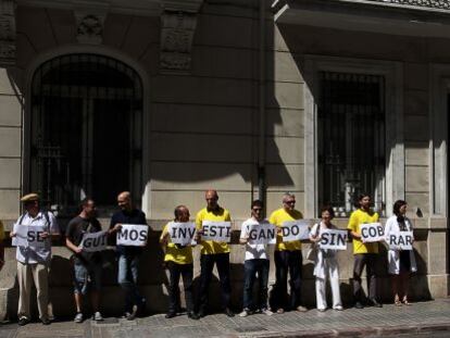 Protesta de los trabajadores de los institutos tecnol&oacute;gicos, este jueves en Valencia, para exigir el pago de los 60 millones que les adeuda la Generalitat. 