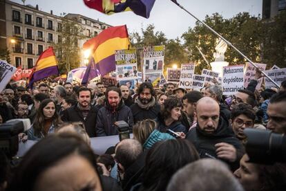 El líder de Podemos junto al de IU, Alberto Garzón, y otros dirigentes, este sábado en la manifestación frente al Supremo.