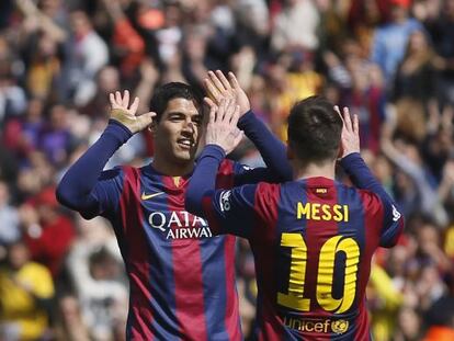 Messi celebra amb Luis Suárez un dels gols del Barça.