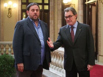 El presidente Artur Mas recibe a Oriol Junqueras en una imagen de archivo.