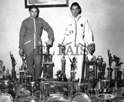 Los hermanos tenían un cuarto especial de su casa, al que se entraba por el garaje, para guardar los trofeos ganados en sus competencias desde el ciclismo.