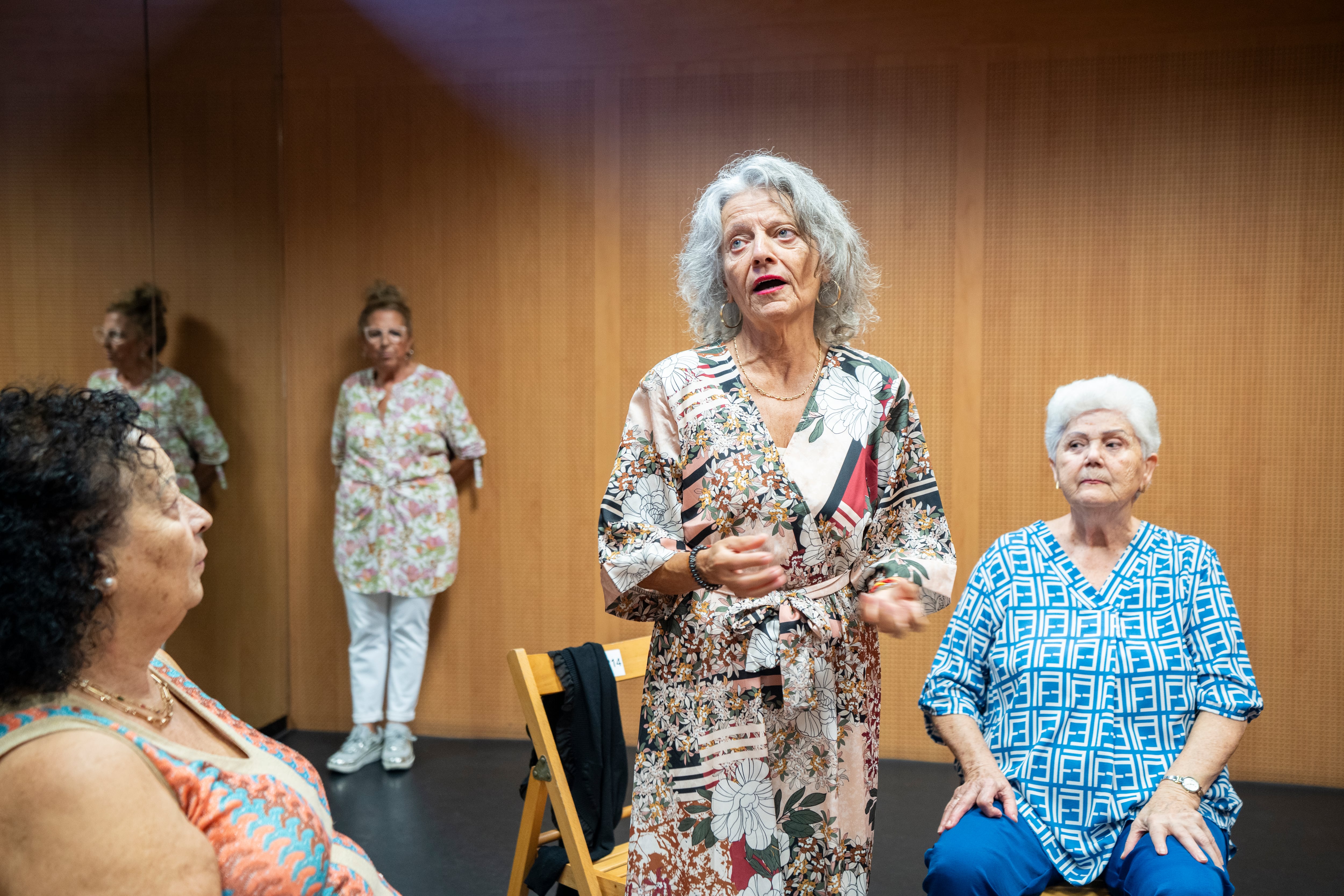 Las mujeres gaditanas que representan en el teatro su propia historia de pobreza y superación: “La de hambre que pasábamos”