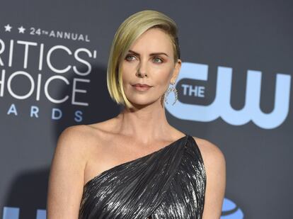 Charlize Theron también estuvo presente en la premiación el pasado domingo.