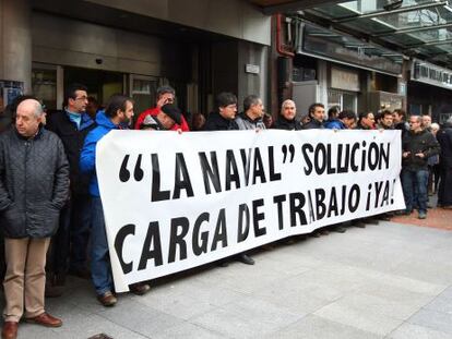 Un momento de la concentración de los trabajadores de La Naval en Bilbao.