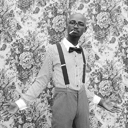 <span >Mário Macilau, 'Alito, The Guy with Style', de la serie 'Moments of Transition' , 2013. Fotografía de Mário Macilau, cortesía de Ed Cross Fine Art Ltd, London</span>