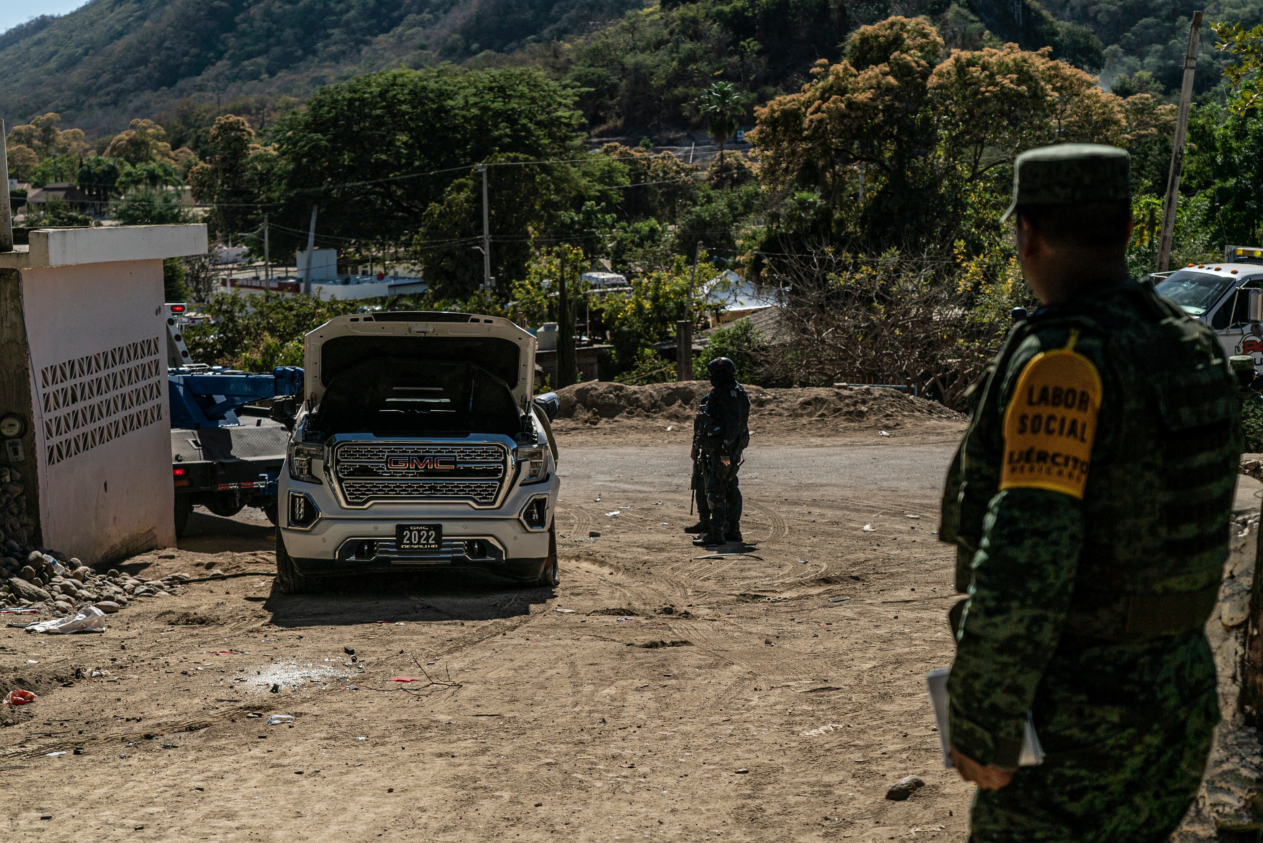 Un auto con impactos de bala en Jesús María, Culiacán, después del enfrentamiento por la detención de Ovidio Guzmán, 7 de enero de 2022.