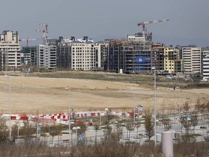 Construcción de viviendas en Madrid. 