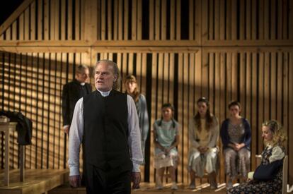 Lluís Homar en 'Las brujas de Salem', de Arthur Miller.