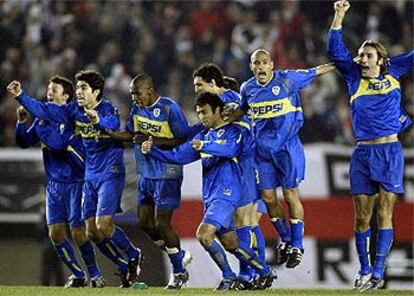 Los jugadores de Boca Juniors celebran su pase a la final tras ganar a River en la tanda de penaltis.