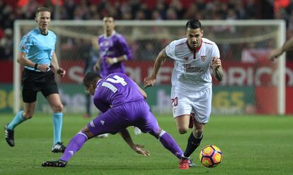 Casemiro no logra detener a Vitolo, que le supera con facilidad.