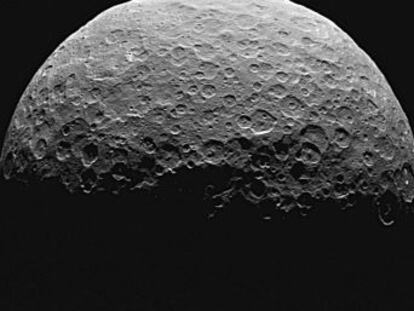 Ceres, el primero y mayor de los asteroides, fue ascendido recientemente a la categoría de planeta enano