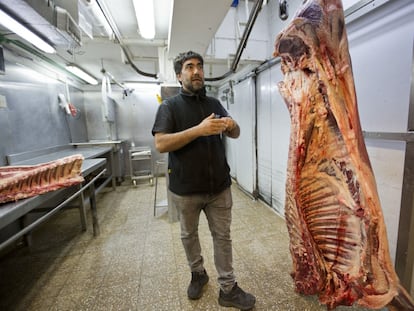 Hernán Méndez, dueño de la carnicería Piaf, en Buenos Aires (Argentina).