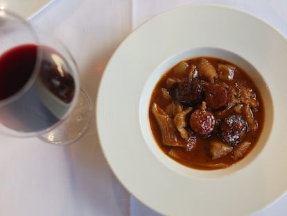 Los callos caseros al estilo de Teresa, la madre de Sergio Bayón, del restaurante Mayser, en Madrid.