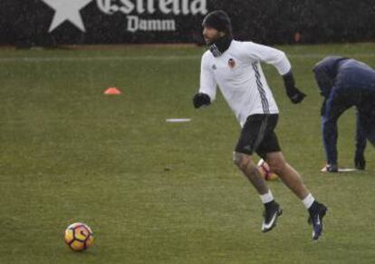 Entrenamiento de Simone Zaza en la Ciudad Deportiva de Paterna.