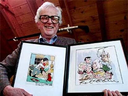Henry Ketchman, junto a sus creaciones.
