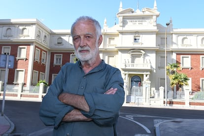 Luis González, escritor, es uno de los antiguos alumnos que denuncia haber sufrido abusos en el colegio marista San José de León, donde están siendo investigados cinco religiosos.