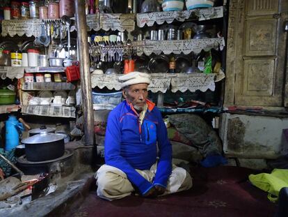 Abdul Karim, en su casa de Hushé. Foto de Juanjo Sansebastian