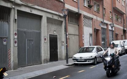 Calle Cortes, en el barrio bilbaíno de San Francisco, donde ha muerto apuñalado un joven de 21 años.