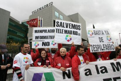 Trabajadores de Telemadrid protestan por la  gestión  del canal.