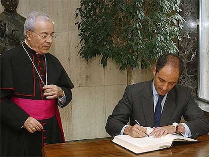 Francisco Camps elogia al Papa