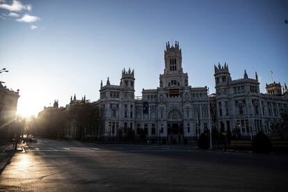 El Ayuntamiento de Madrid, durante el estado de alarma.  / ÁLVARO GARCÍA