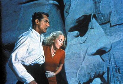 Cary Grant y Eva Marie Saint, en el monte Rushmore en la película 'Con la muerte en los talones' (1959), de Alfred Hitchcock.