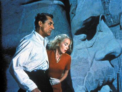 Cary Grant y Eva Marie Saint, en el monte Rushmore en la película 'Con la muerte en los talones' (1959), de Alfred Hitchcock.