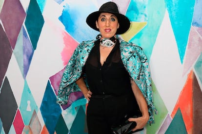 Rossy de Palma: Se ha mostrado siempre muy comprometida con las metas de la Fundación Lucha contra el Sida y con la lucha contra esta enfermedad.