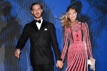 Como es habitual entre los hijos de Carolina de Mónaco, Pierre Casiraghi y Beatriz Borromeo nunca confirmaron el embarazo, aunque las fotos de la periodista italiana hablaban por sí solas. El pasado febrero nacía el primer hijo del matrimonio, al que le llamaron Stefano, en honor al fallecido padre de Pierre.