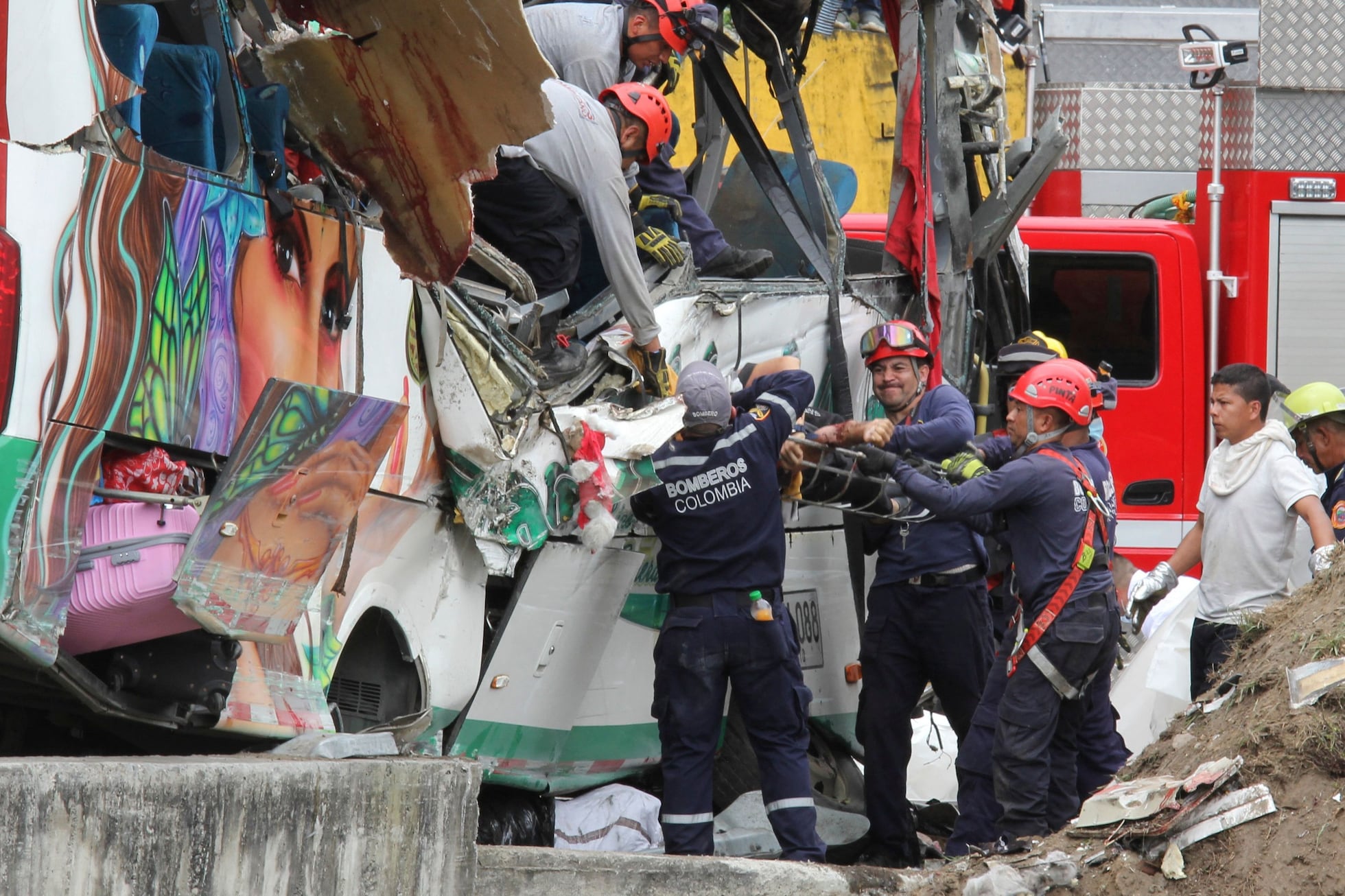 Al menos 20 muertos y 14 heridos en un accidente de tránsito en el sur ...