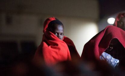 A rescued migrant in the port of Motril (Granada).