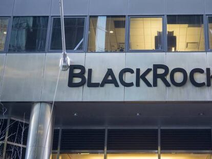 BlackRock apuesta por la banca española y sube su peso en CaixaBank, Sabadell y Bankinter