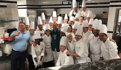 Jos&eacute; Andr&eacute;s, izquierda, y Sergio Garc&iacute;a, durante la celebraci&oacute;n del t&iacute;tulo. 